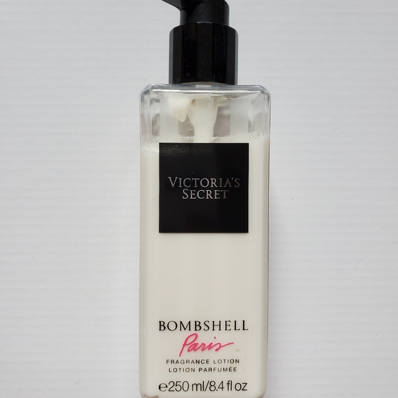 *SOLD* Victoria's Secret Fragrance Lotion - Picture 1 of 2